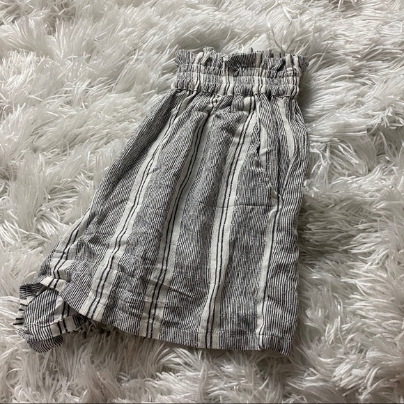 High Waisted Striped Soft Shorts W/ Pockets - Picture 4 of 7